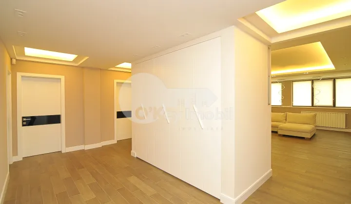 Apartament, Centru, SERGHEI LAZO