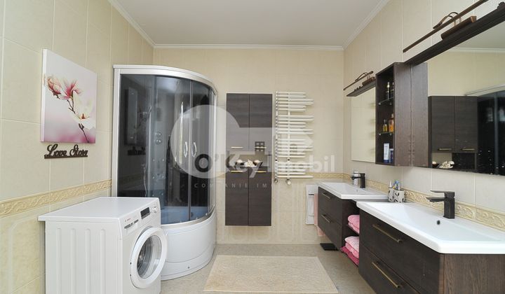 Casă - str-la Mihai Eminescu - Botanica