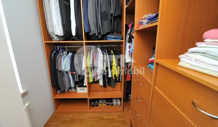 Casă - str-la Mihai Eminescu - Botanica