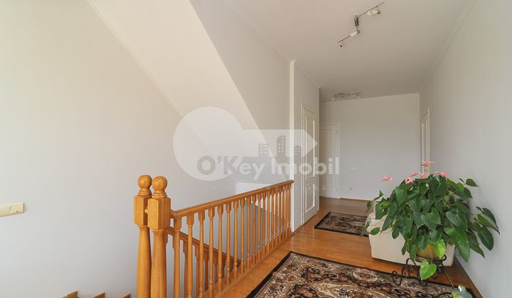 Casă - str-la Mihai Eminescu - Botanica