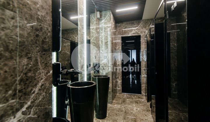 Офис, Центр, МИХАЙ ВИТЯЗУЛ