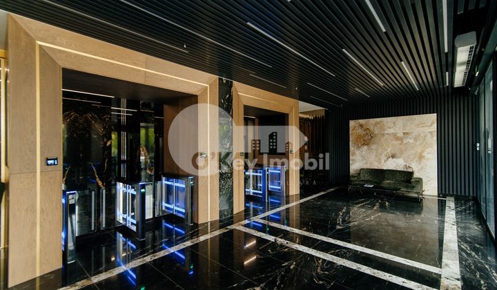 Офис, Центр, МИХАЙ ВИТЯЗУЛ