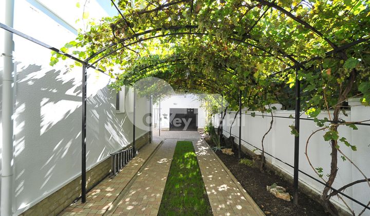 Дом, Центр, НУКАРИЛОР