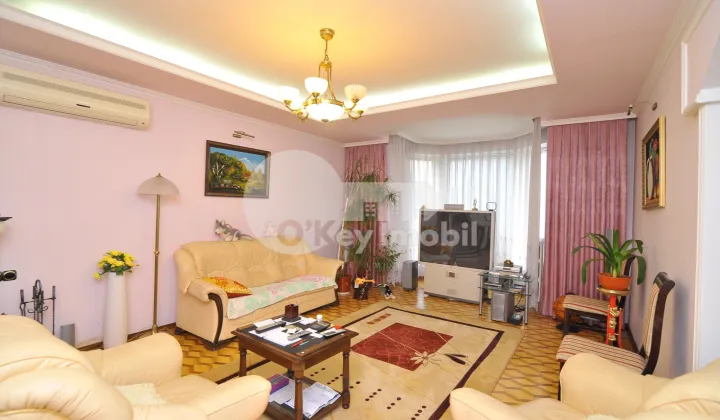 Casă, Centru, AUREL DAVID