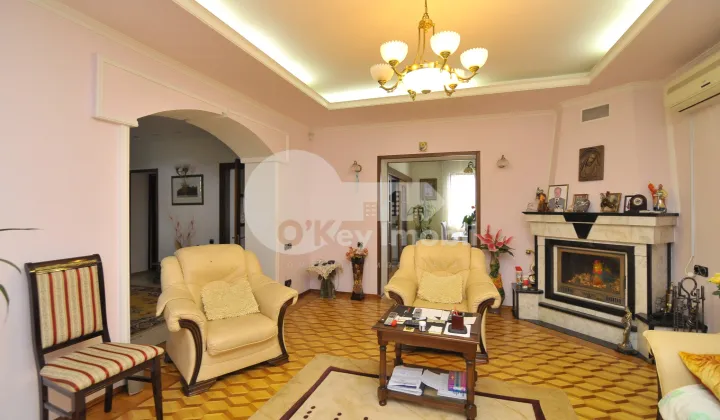 Casă, Centru, AUREL DAVID