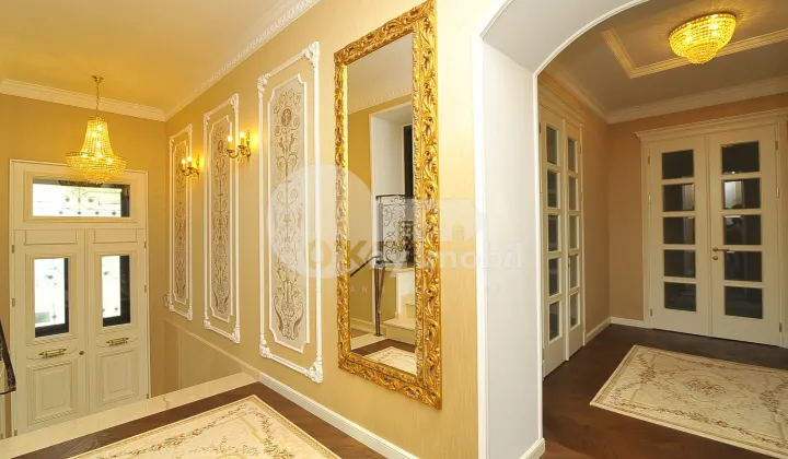 Casă, Centru, PUȘKIN