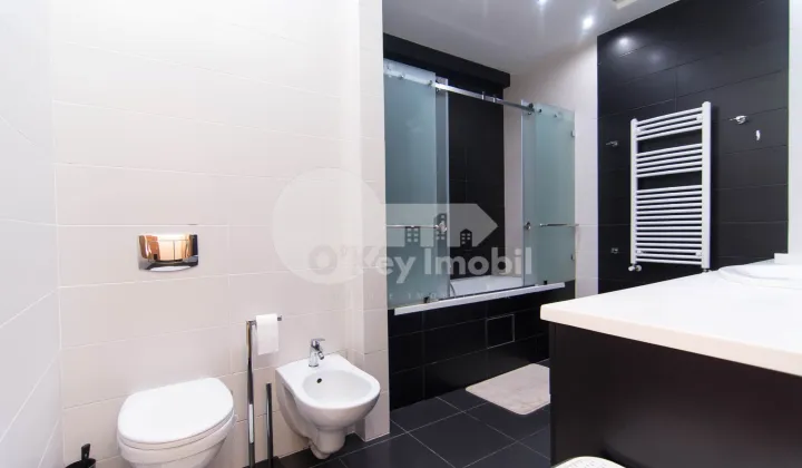 Apartament, Centru, PETRU RAREȘ