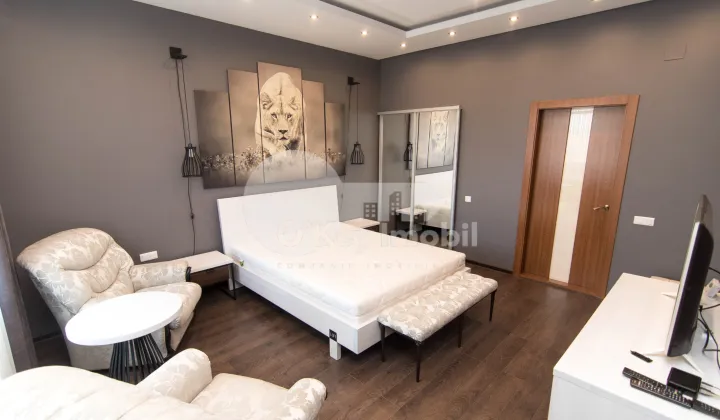 Apartament, Centru, PETRU RAREȘ