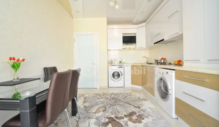 Apartament, Centru, MELESTIU