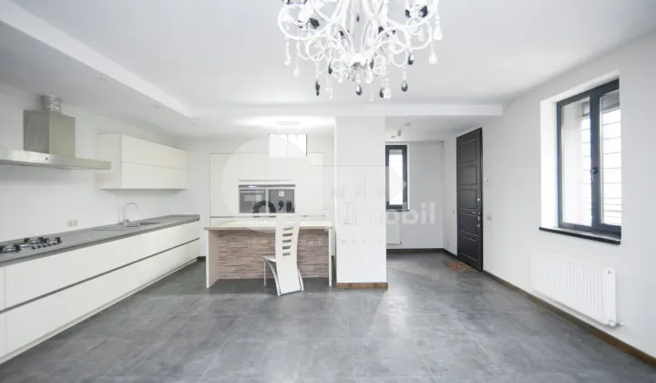 Комм. помещение, Центр, КОЛУМНА