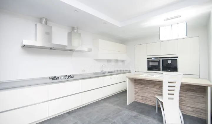 Комм. помещение, Центр, КОЛУМНА