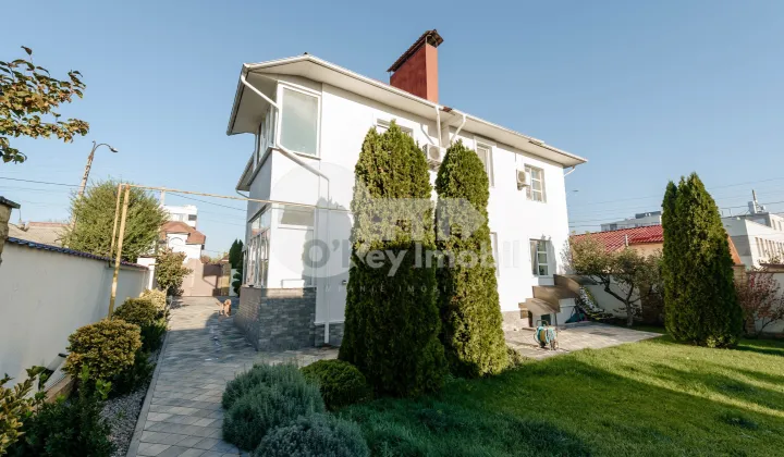 Дом, Буюканы, ИОН ЛУКА КАРАДЖАЛЕ