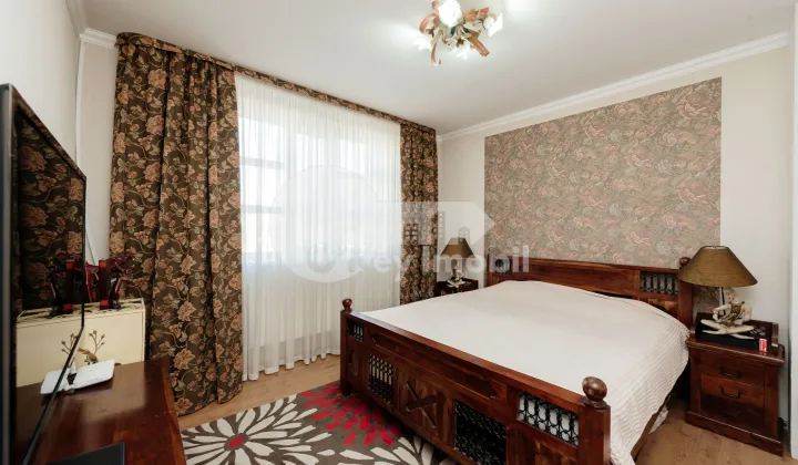 Дом, Буюканы, ИОН ЛУКА КАРАДЖАЛЕ