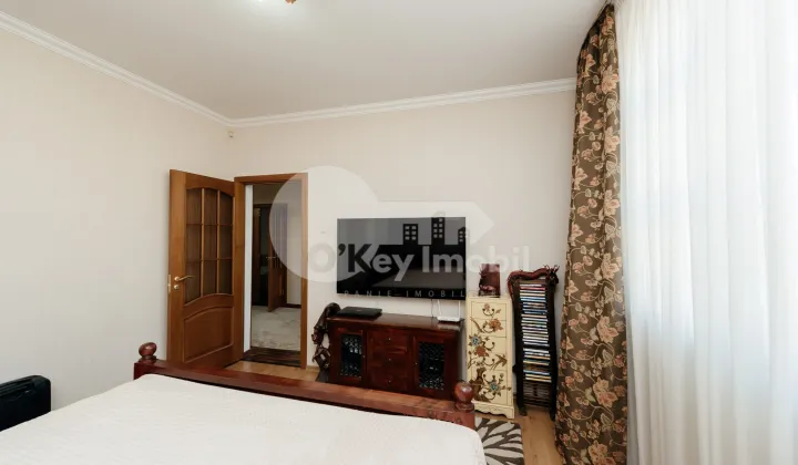 Дом, Буюканы, ИОН ЛУКА КАРАДЖАЛЕ