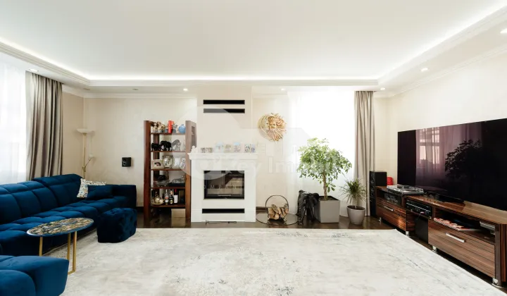 Дом, Буюканы, ИОН ЛУКА КАРАДЖАЛЕ