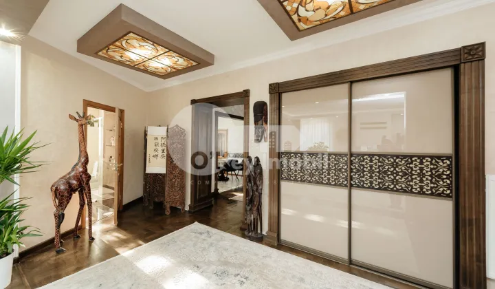 Дом, Буюканы, ИОН ЛУКА КАРАДЖАЛЕ