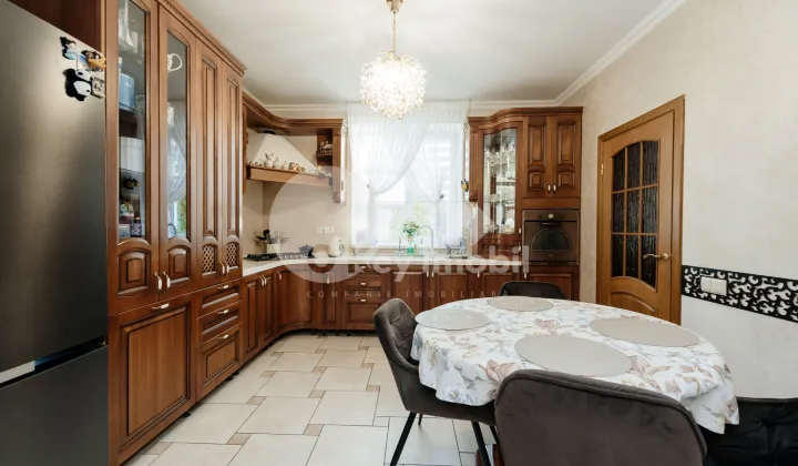 Дом, Буюканы, ИОН ЛУКА КАРАДЖАЛЕ