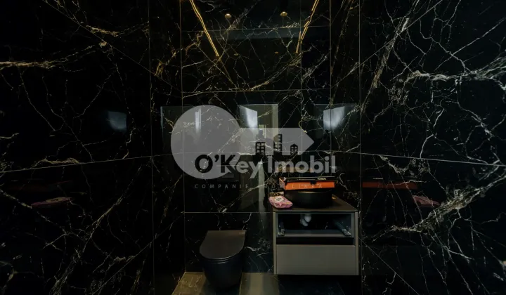 Oficiu, Buiucani, GHENADIE IABLOCIKIN