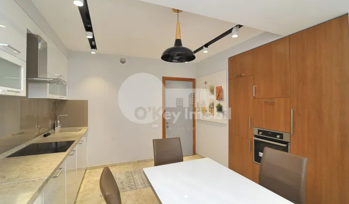 Apartament, Centru, MELESTIU
