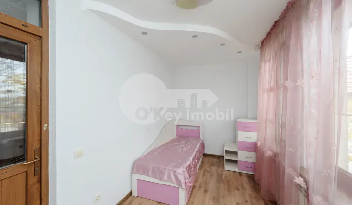 Дом, Ботаника, ПЛАЮЛУЙ