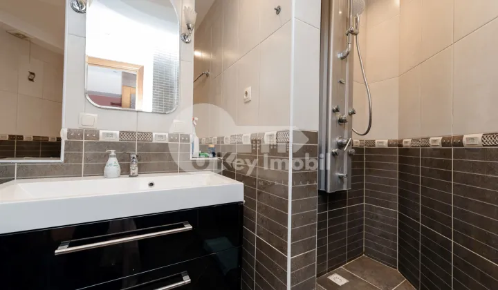 Дом, Ботаника, ПЛАЮЛУЙ