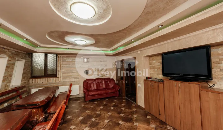 Spațiu comercial, Centru, VALERIU CUPCEA