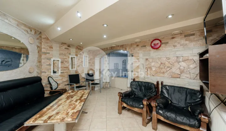 Spațiu comercial, Centru, VALERIU CUPCEA