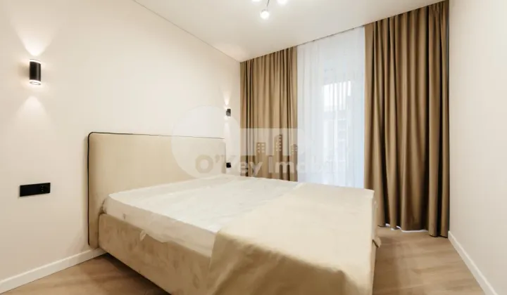 Apartament, Durlești, REGINA ELISABETA