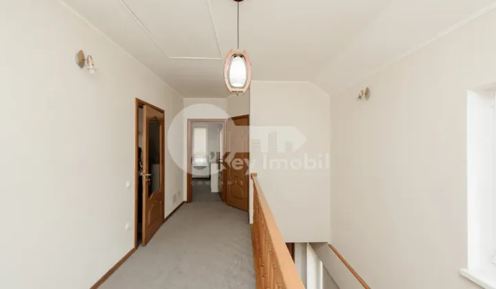 Oficiu, Centru, ALEXEI ȘCIUSEV