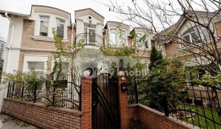 Oficiu, Centru, ALEXEI ȘCIUSEV