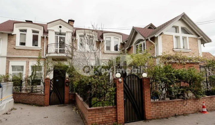 Oficiu, Centru, ALEXEI ȘCIUSEV