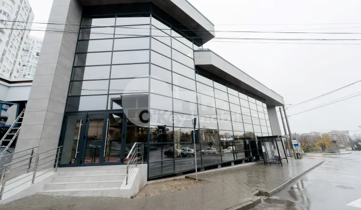 Spațiu comercial, STĂUCENI