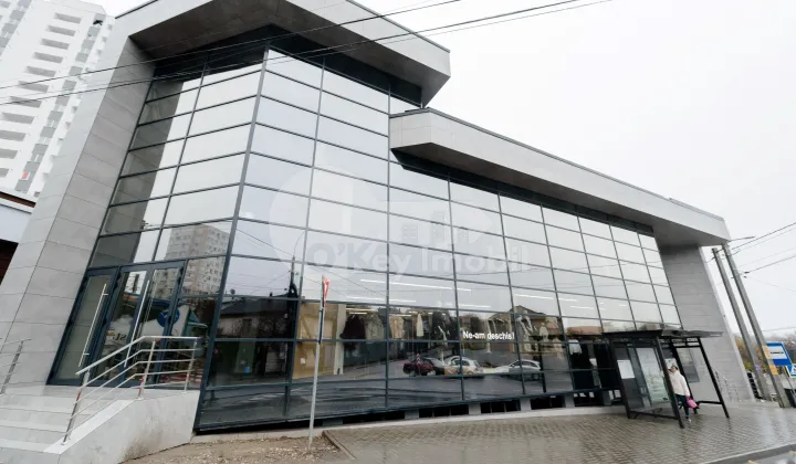 Spațiu comercial, STĂUCENI