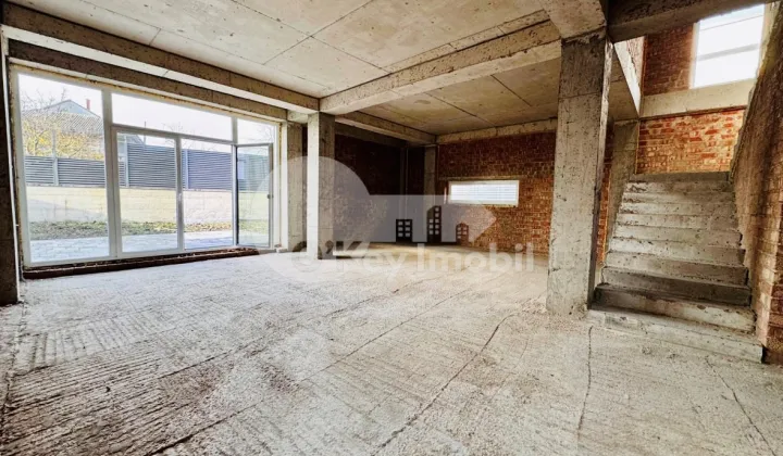 Дом, КОЛОНИЦА