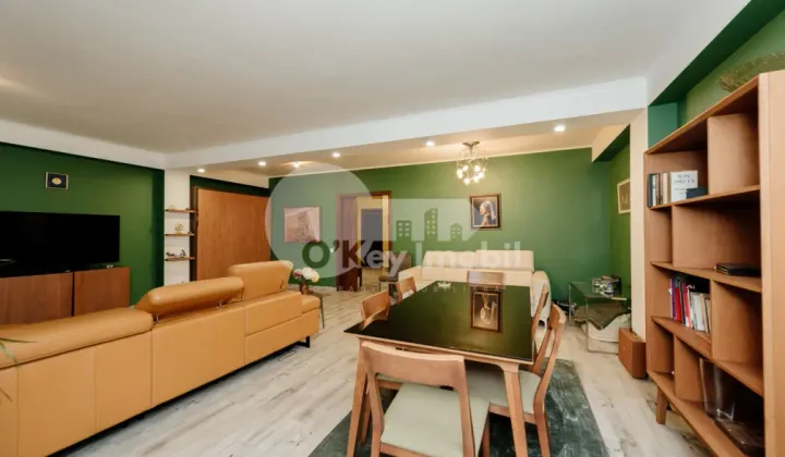 Apartament, Centru, MELESTIU