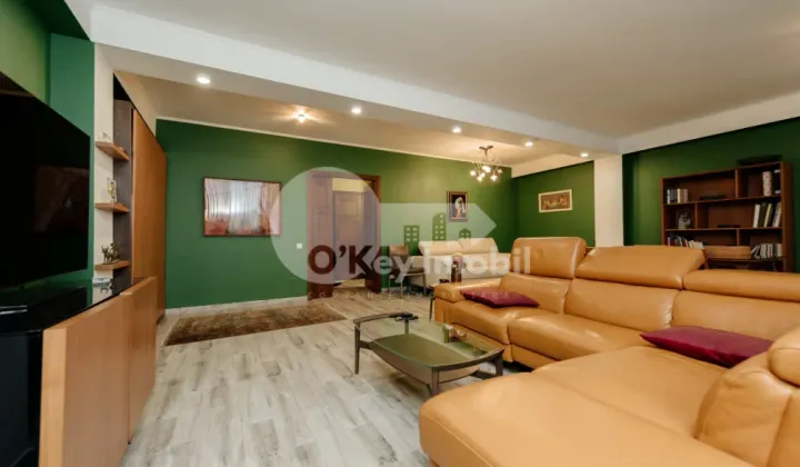 Apartament, Centru, MELESTIU