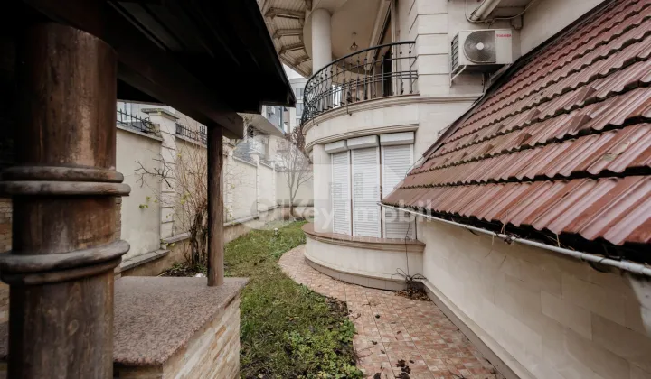 Комм. помещение, Рышкановка, СПАРТАКУС