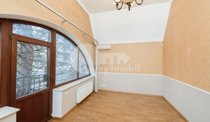 Комм. помещение, Рышкановка, СПАРТАКУС