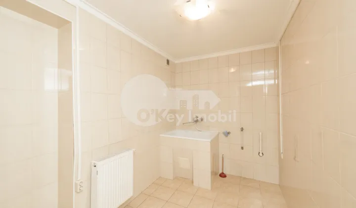 Комм. помещение, Рышкановка, СПАРТАКУС