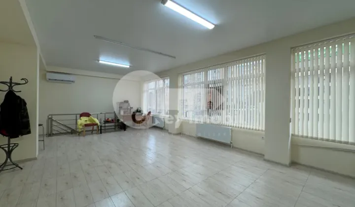 Spațiu comercial, Botanica, CUZA VODĂ