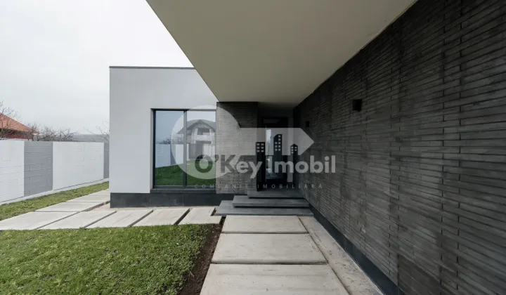 Дом, КОЖУШНА