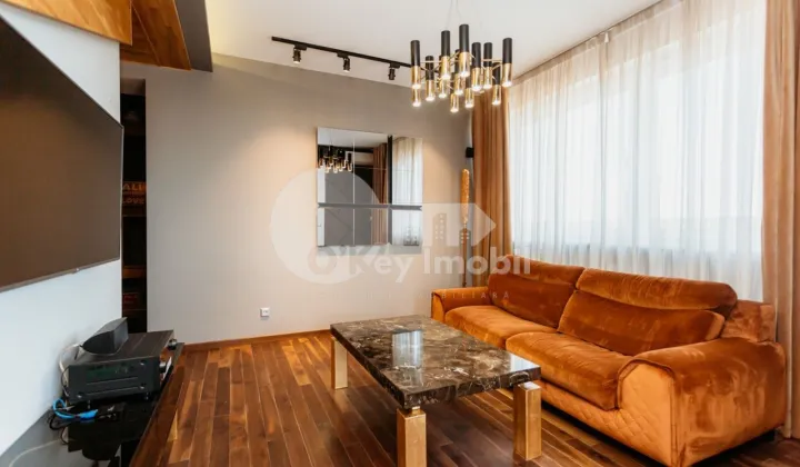 Penthouse, Centru, LEV TOLSTOI