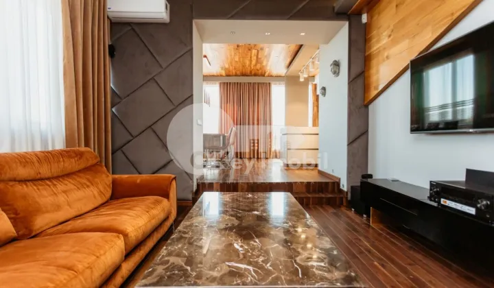 Penthouse, Centru, LEV TOLSTOI