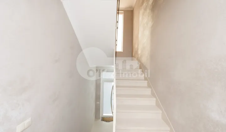 Townhouse, Botanica, PĂȘUNILOR