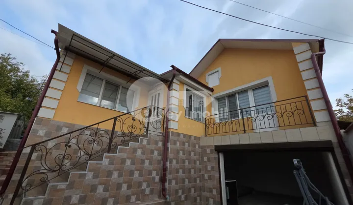 Дом, ЯЛОВЕНЫ