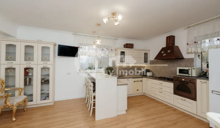 Дом, ДУМБРАВА