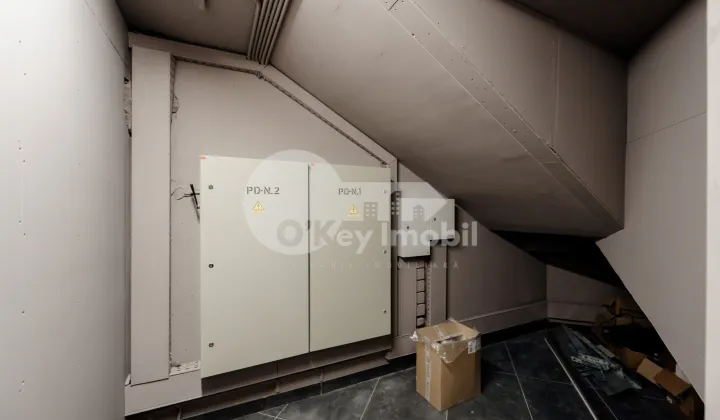 Комм. помещение, СТЭВЧЕНЫ