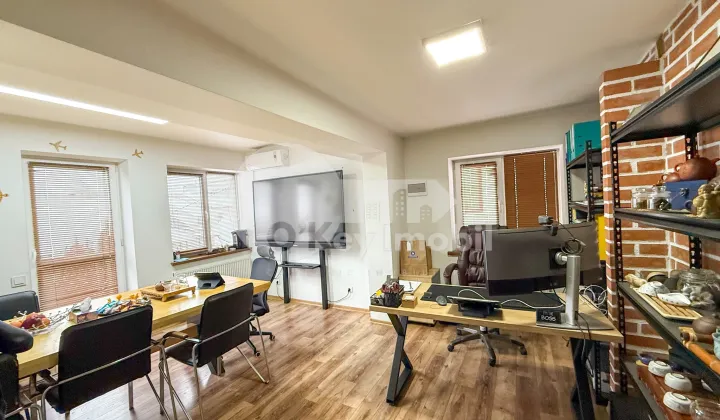 Oficiu, Centru, ARMENEASCĂ