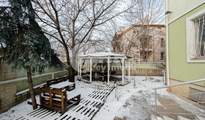 Комм. помещение, Рышкановка, СПАРТАКУС