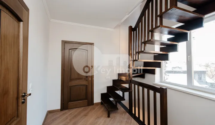 Oficiu, Centru, ALEXEI ȘCIUSEV